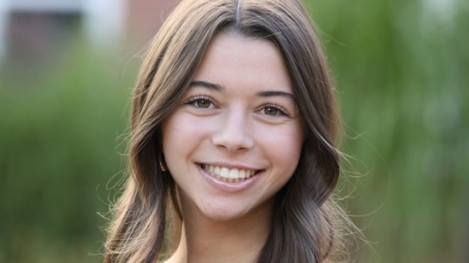 Headshot of a woman