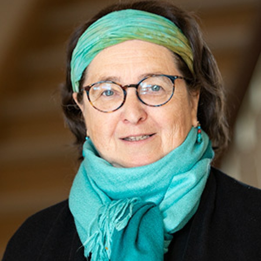 Headshot of a woman 